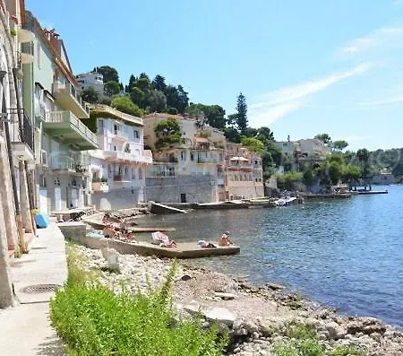 Vue Saint-jean Cap Ferrat: Seaside Comfort For Four Apartment *