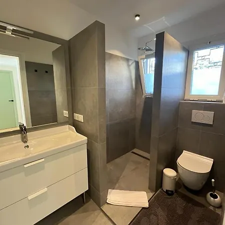 3 Pieces Confort Climatise Vue Mer, 4 Personnes A Saint-jean Cap Ferrat A Proximite De Monaco Et Menton